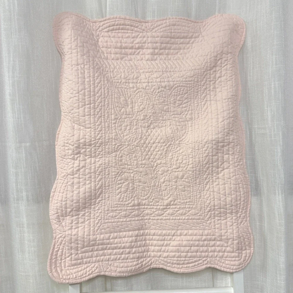 Madison Park Pink Scalloped Full Queen Quilt Set 3 Piece Cotton Fill